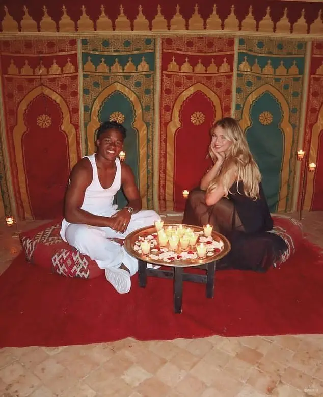 他的经纪人, N了解到的