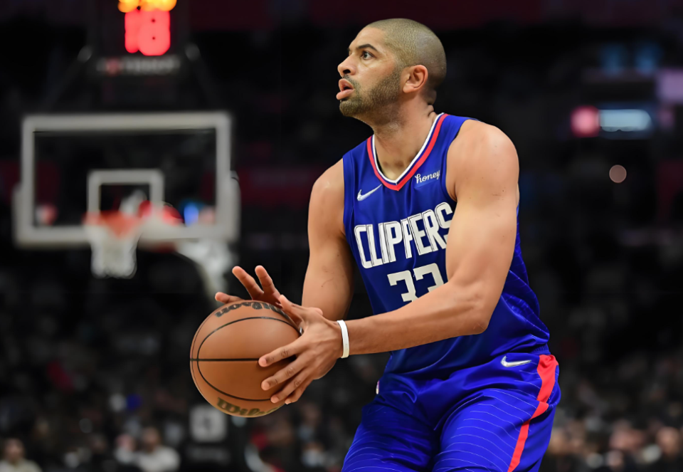 忽略不计, 他在交出球